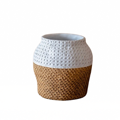 Plant pot for garden decorations in sisal