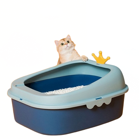 Easy-to-clean cat toilet with litter scoop